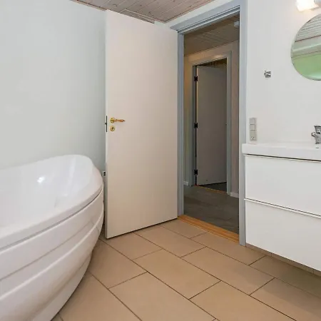 4 Star Holiday In Romo